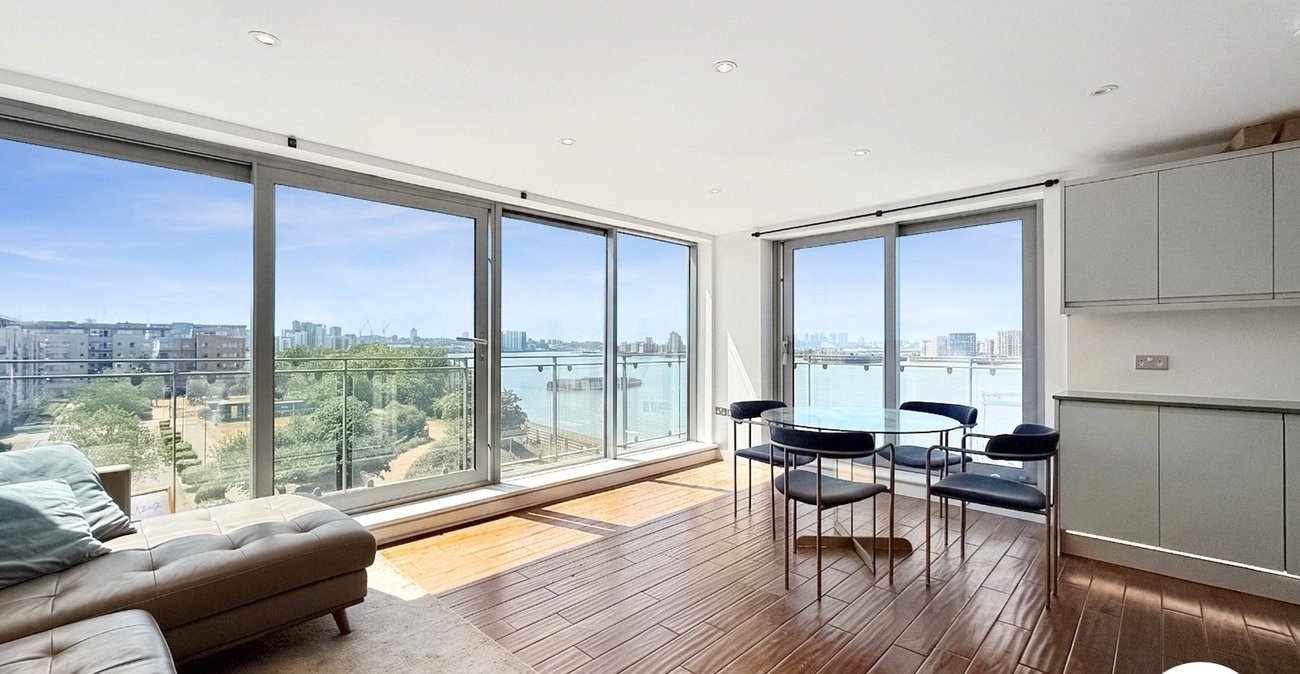 2 bedroom property to rent in London | 