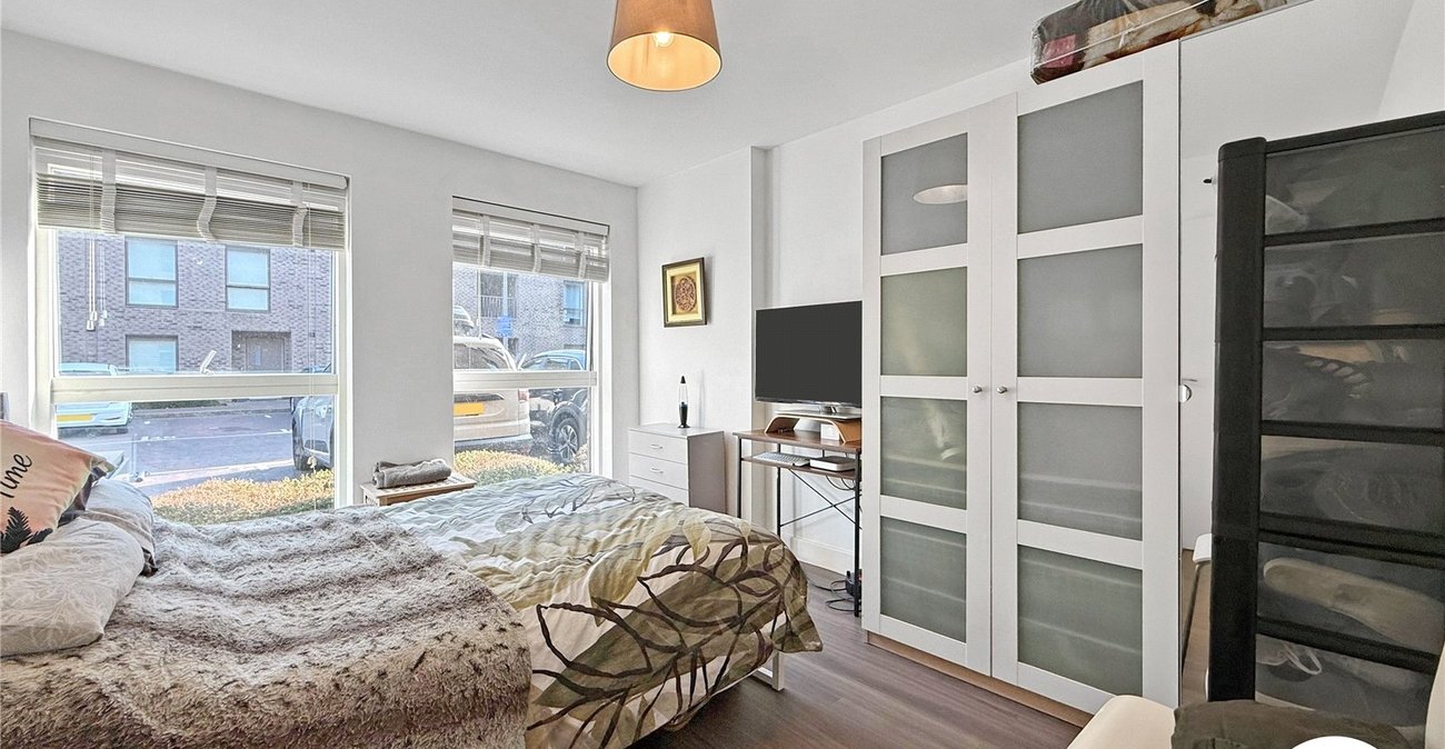 1 bedroom property to rent in Adenmore Road | Robinson Jackson