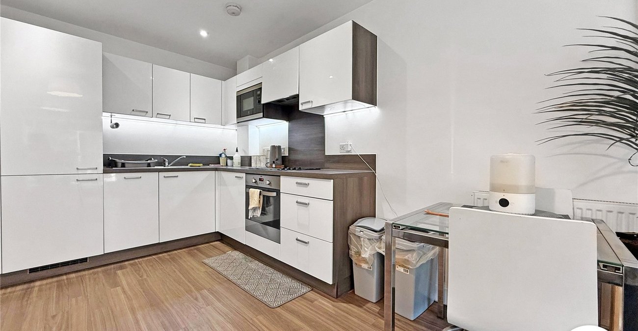 1 bedroom property to rent in Adenmore Road | Robinson Jackson