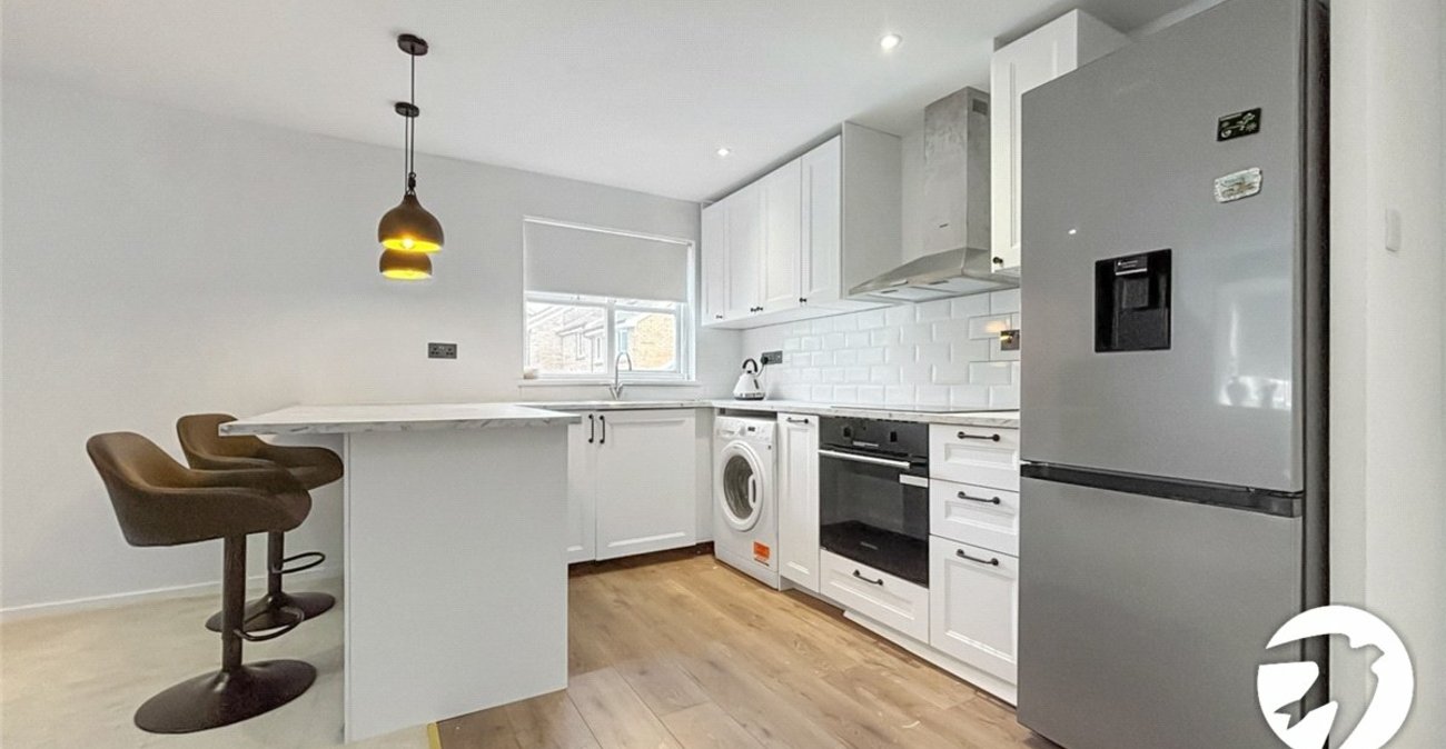 2 bedroom property to rent in Orpington | Robinson Jackson