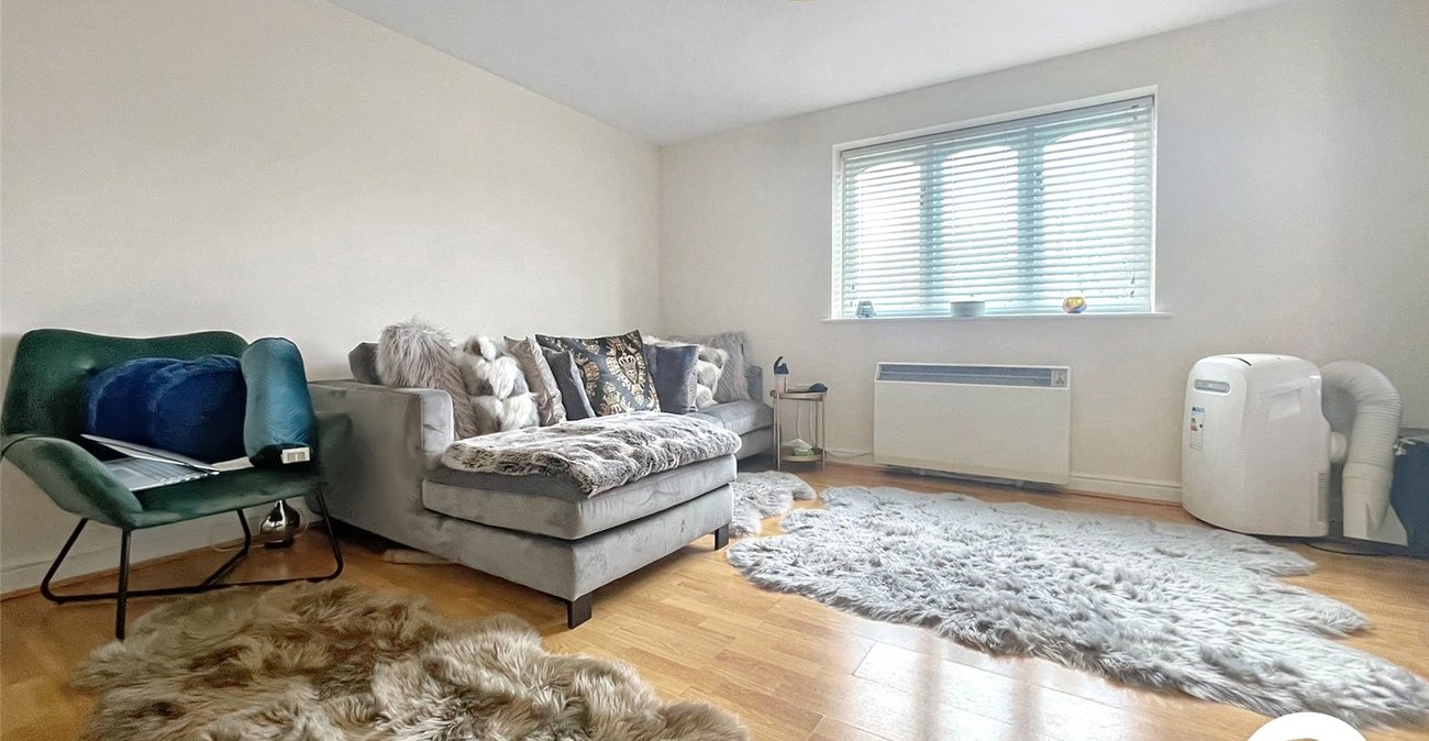 2 bedroom property to rent in Dartford | Robinson Jackson