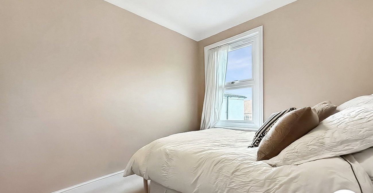 3 bedroom house to rent in Plumstead Common | 