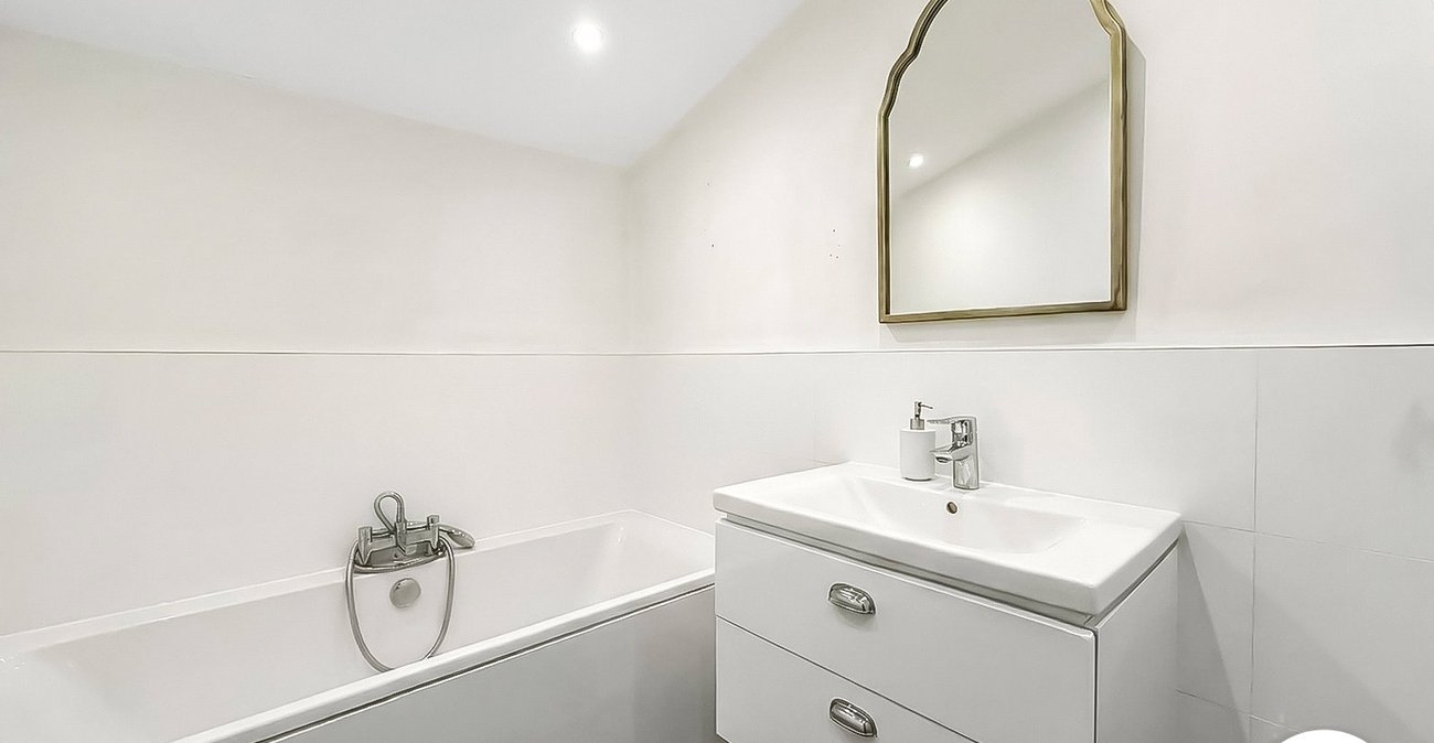 3 bedroom house to rent in Plumstead Common | 