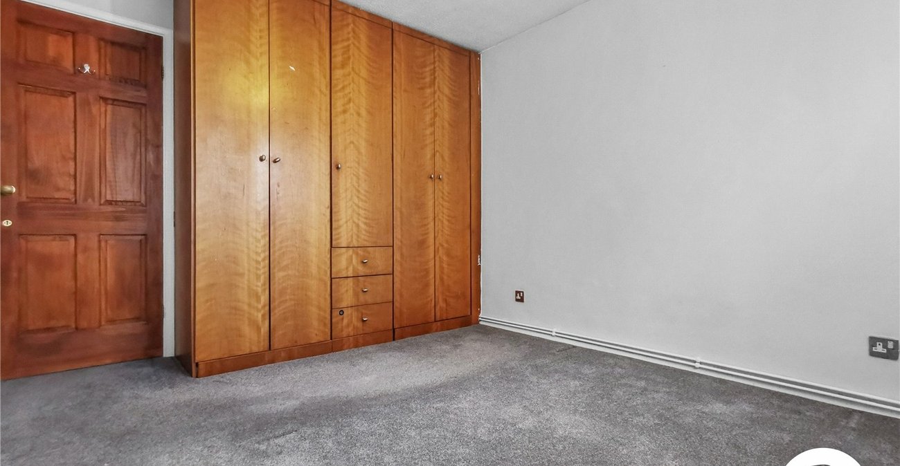 2 bedroom property to rent in Orpington | Robinson Jackson