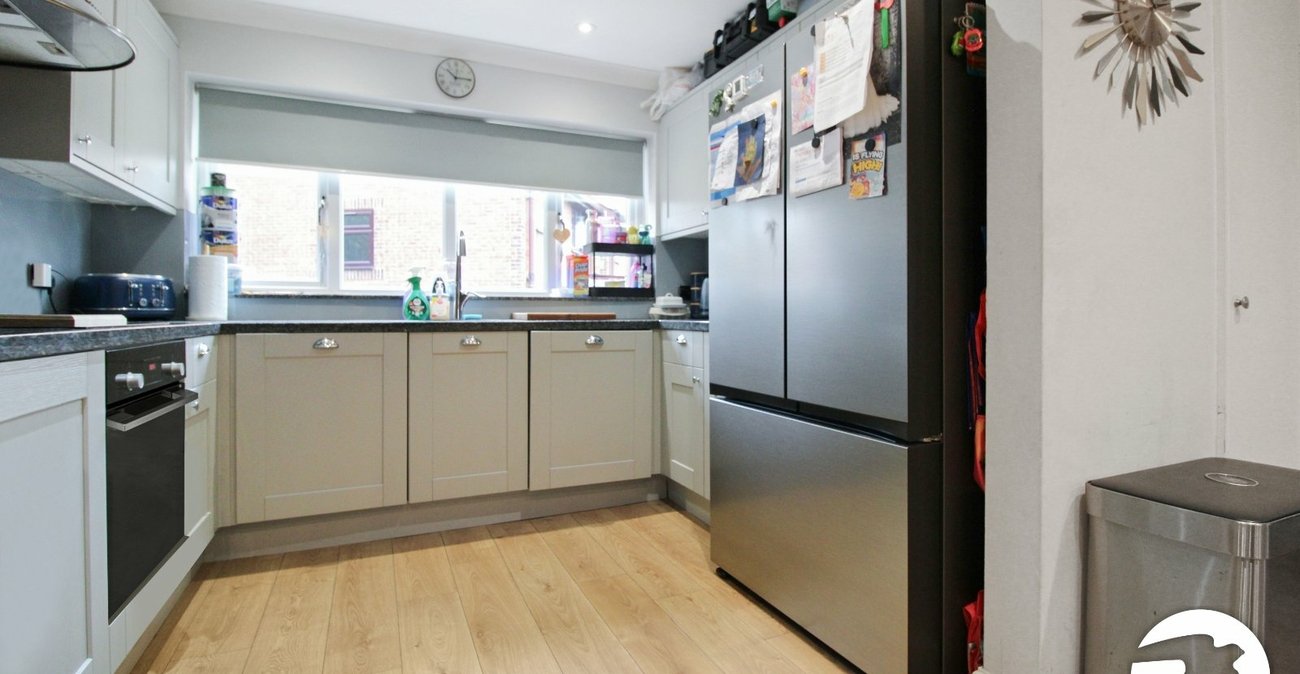 5 bedroom house to rent in Greenhithe | Robinson Michael & Jackson