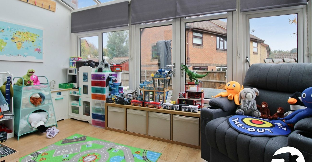 5 bedroom house to rent in Greenhithe | Robinson Michael & Jackson