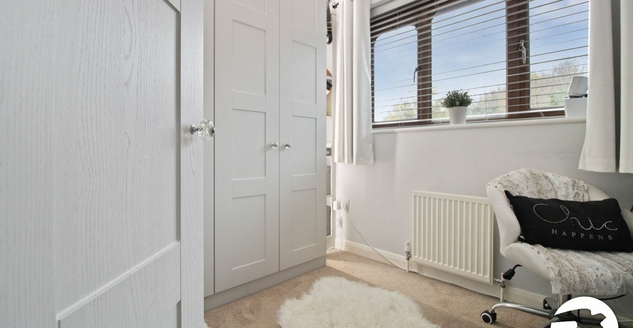 5 bedroom house to rent in Greenhithe | Robinson Michael & Jackson