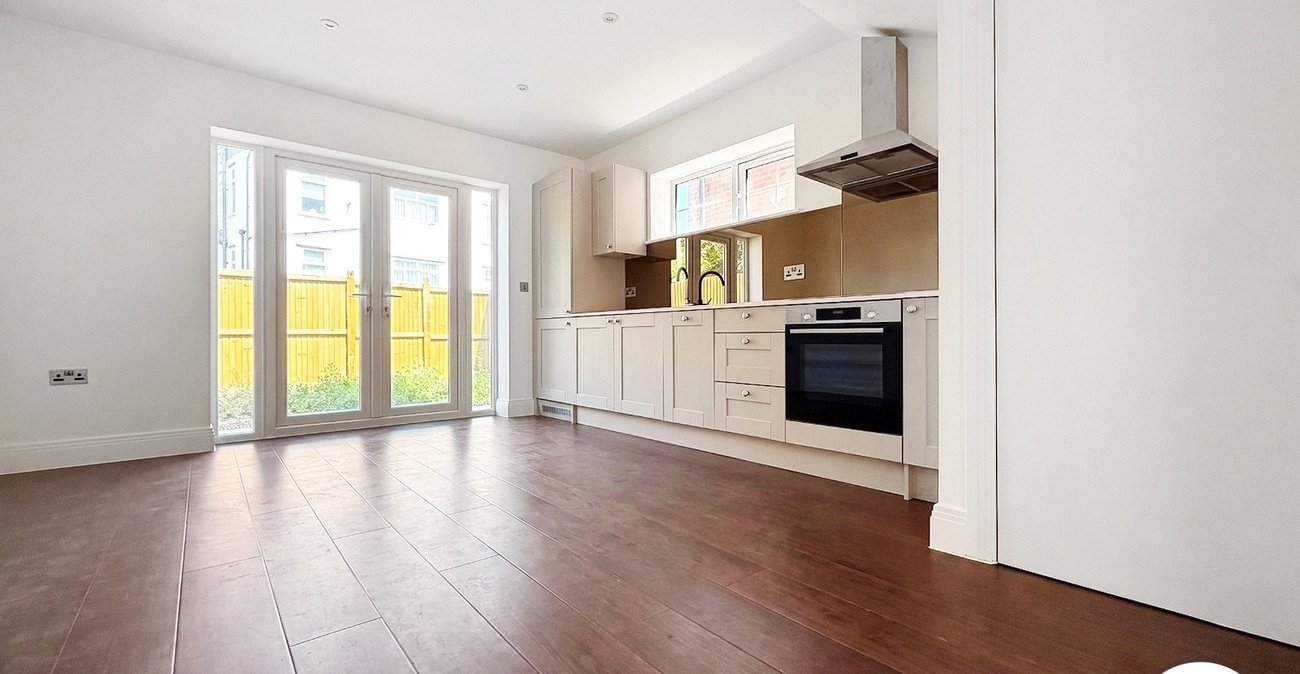 3 bedroom house to rent in London | 
