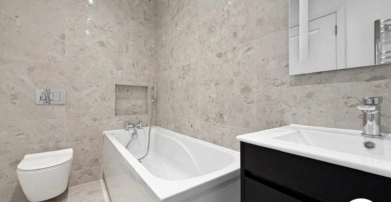3 bedroom house to rent in London | 