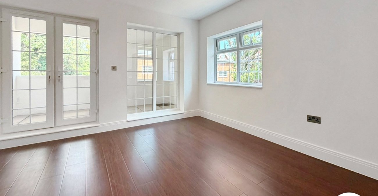 2 bedroom property to rent in London | 