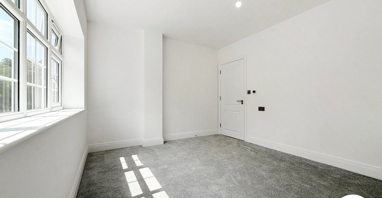 2 bedroom property to rent in London | 