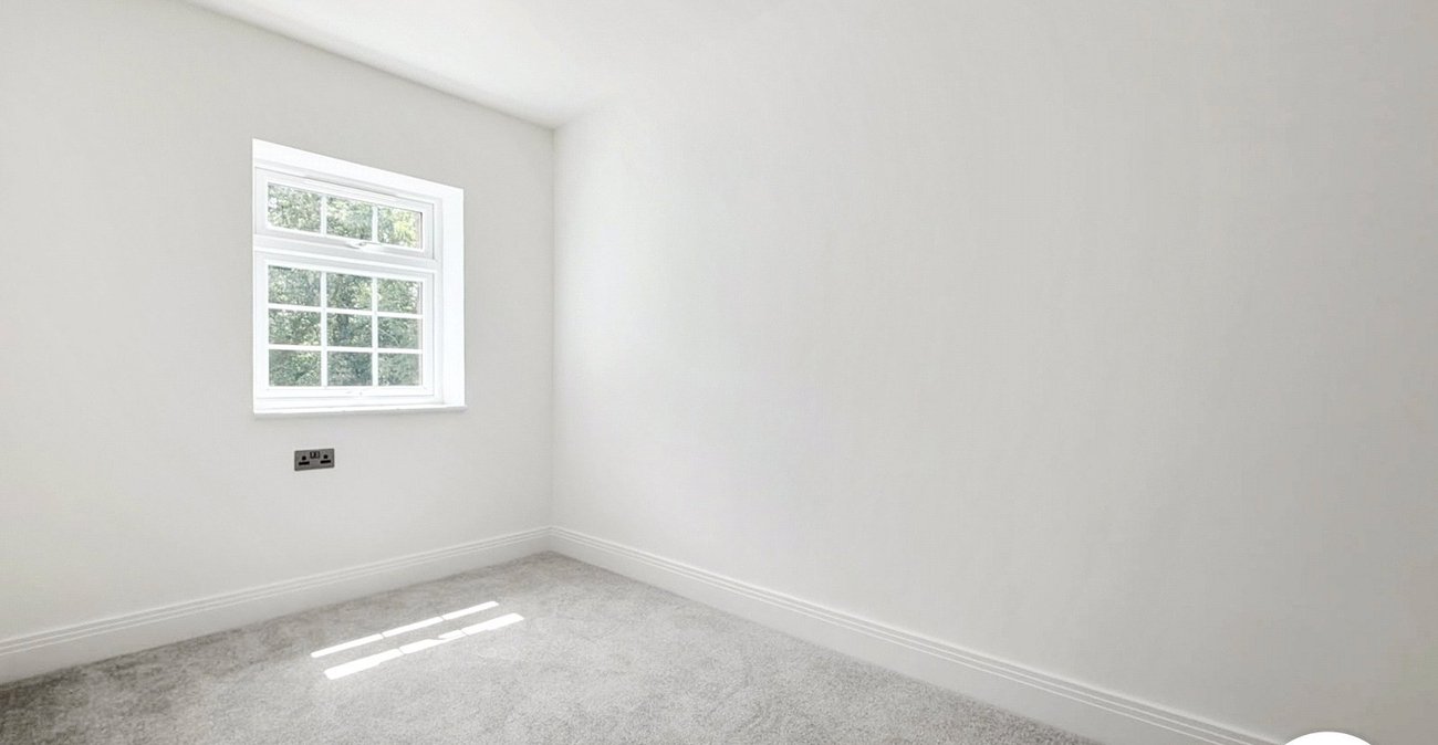 2 bedroom property to rent in London | 