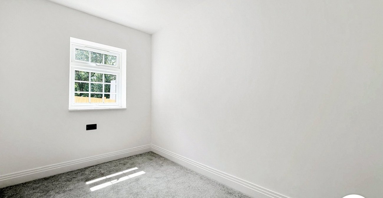 2 bedroom property to rent in London | 