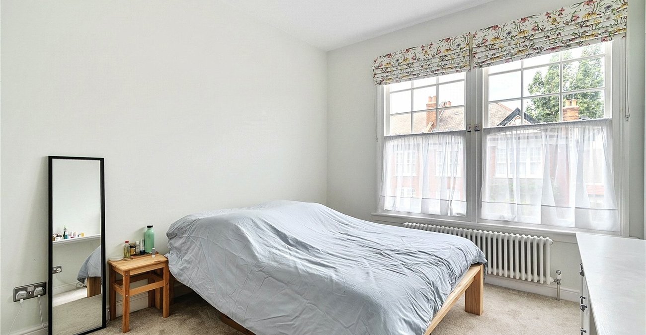 2 bedroom property to rent in London | Robinson Jackson