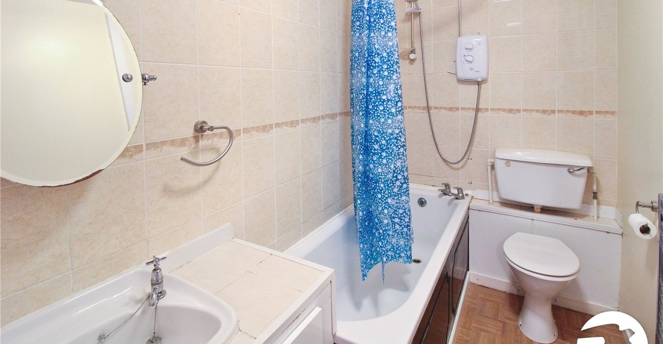 1 bedroom property to rent in Northfleet | Robinson Michael & Jackson