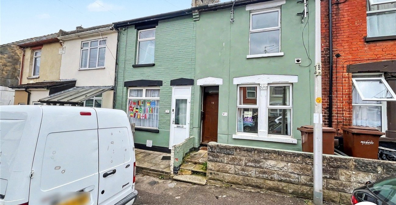 3 bedroom house to rent in Chatham | Robinson Michael & Jackson