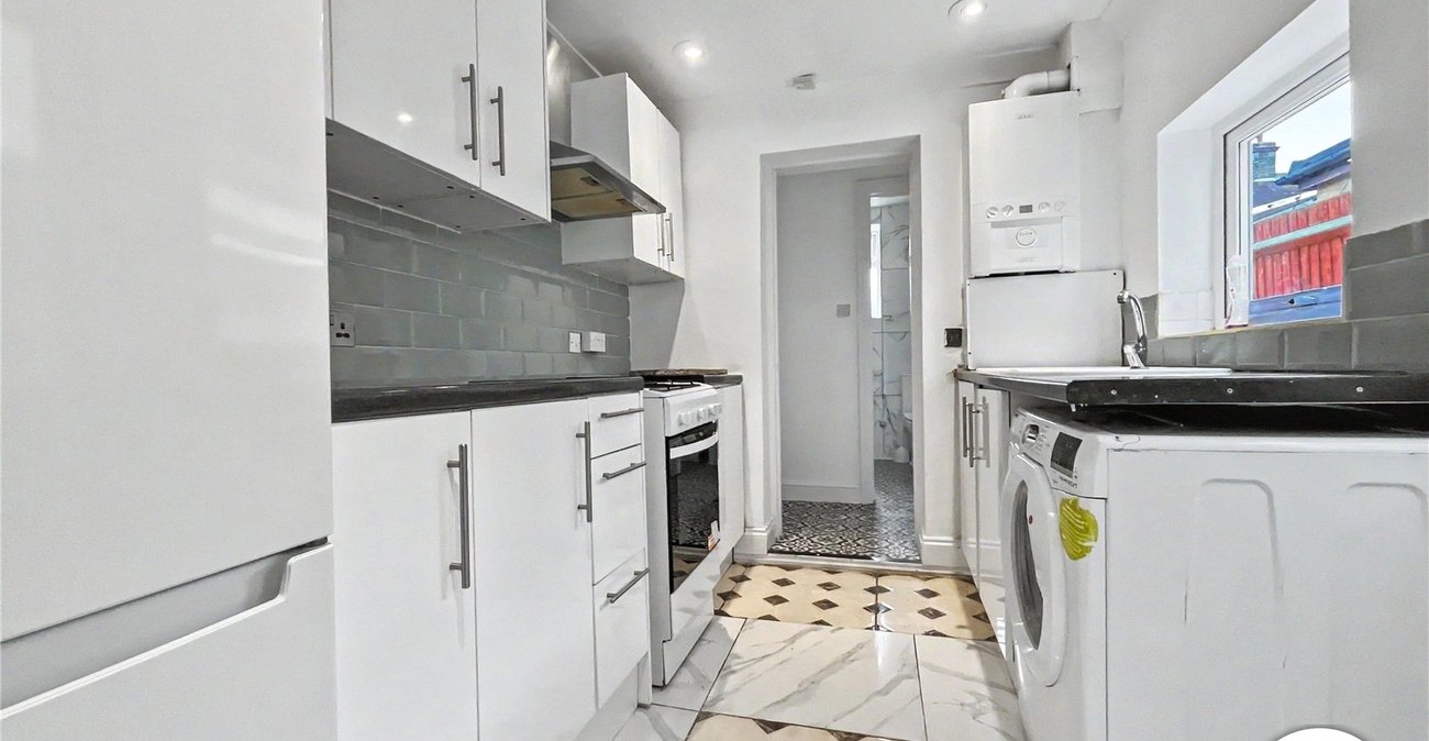 3 bedroom house to rent in Chatham | Robinson Michael & Jackson