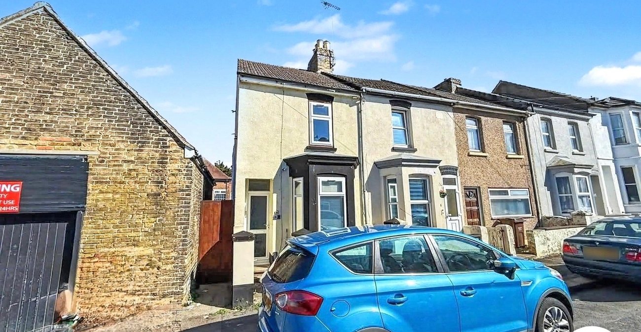 2 bedroom house to rent in Chatham | Robinson Michael & Jackson