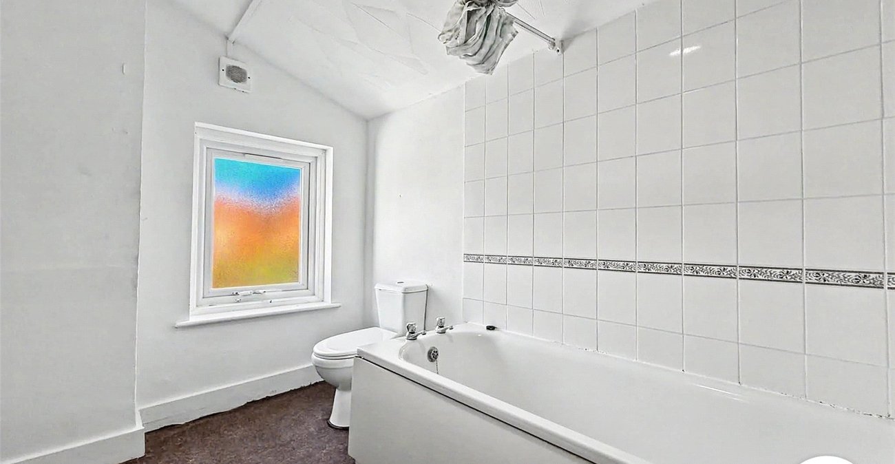 2 bedroom house to rent in Chatham | Robinson Michael & Jackson