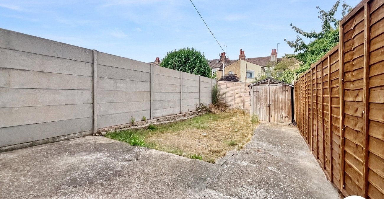 3 bedroom house to rent in Belvedere | Robinson Jackson
