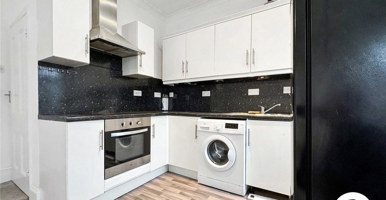 2 bedroom property to rent in London | 