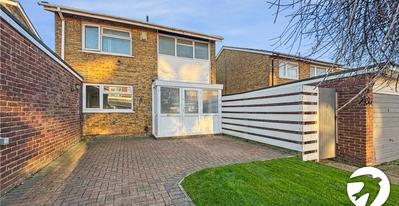4 bedroom house to rent in Orpington | Robinson Jackson