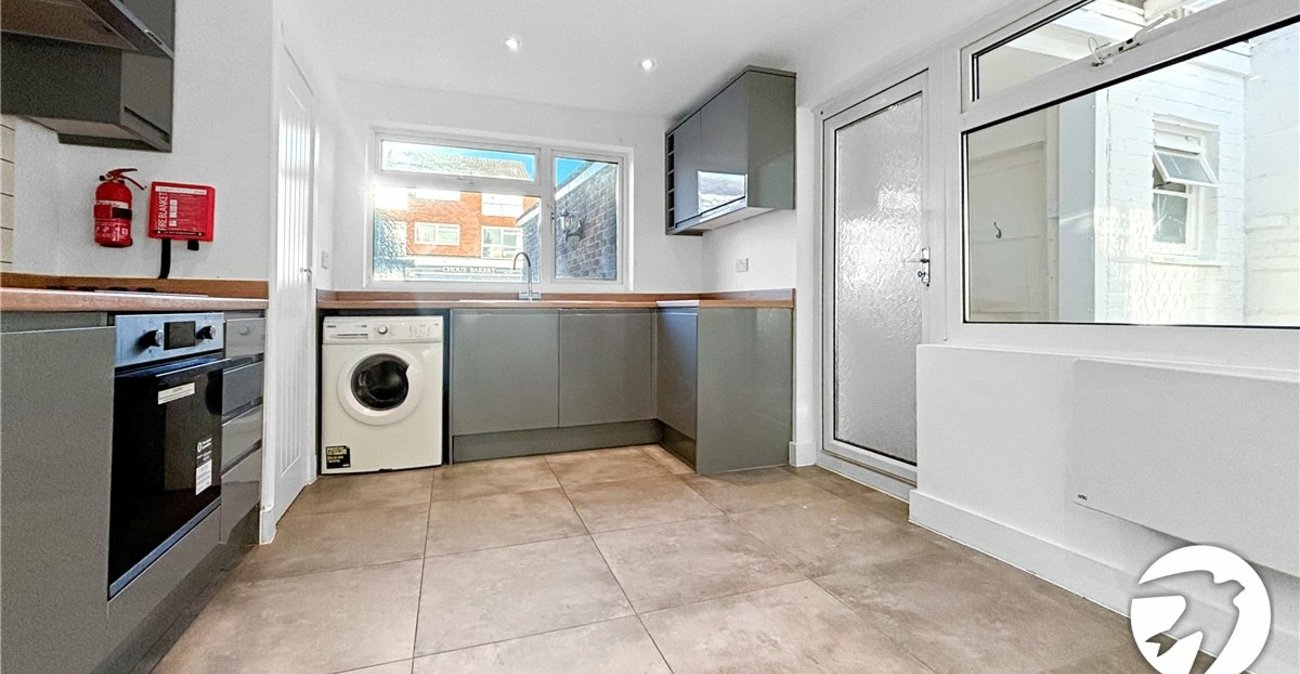4 bedroom house to rent in Orpington | Robinson Jackson