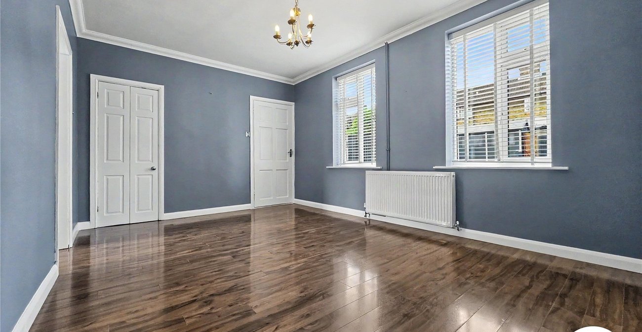 3 bedroom house to rent in London | Robinson Jackson