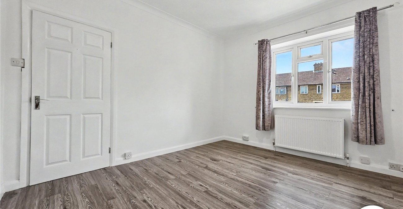 3 bedroom house to rent in London | Robinson Jackson