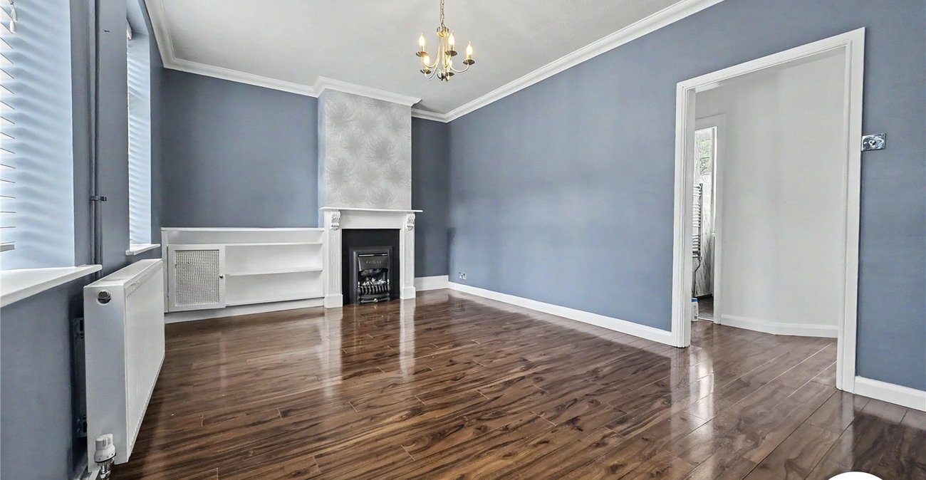 3 bedroom house to rent in London | Robinson Jackson