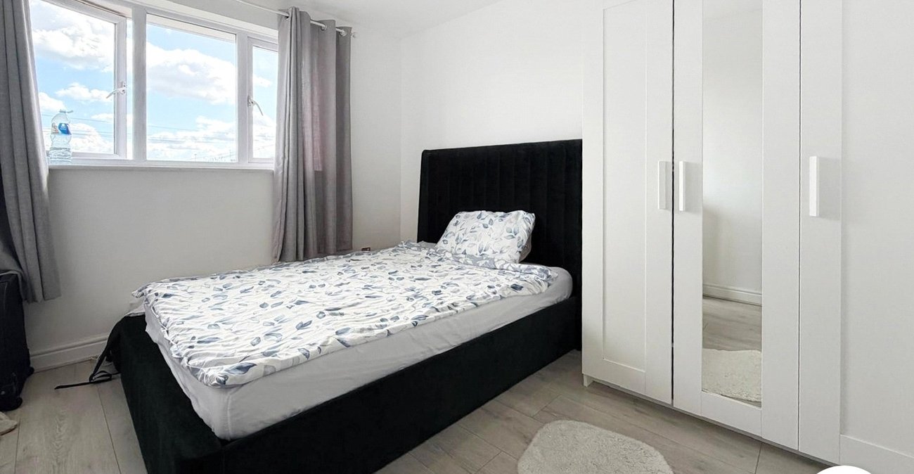 3 bedroom house to rent in Rochester | Robinson Michael & Jackson