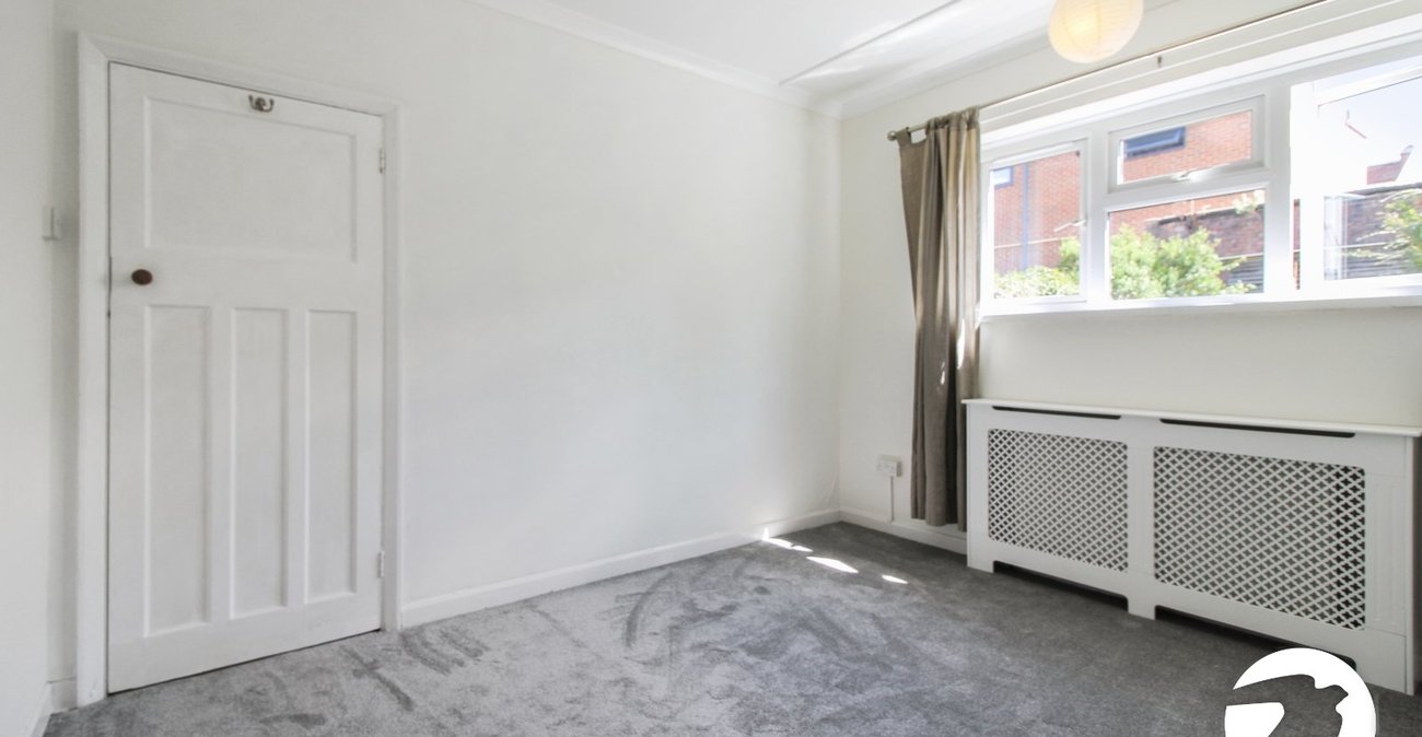 2 bedroom property to rent in London | Robinson Jackson
