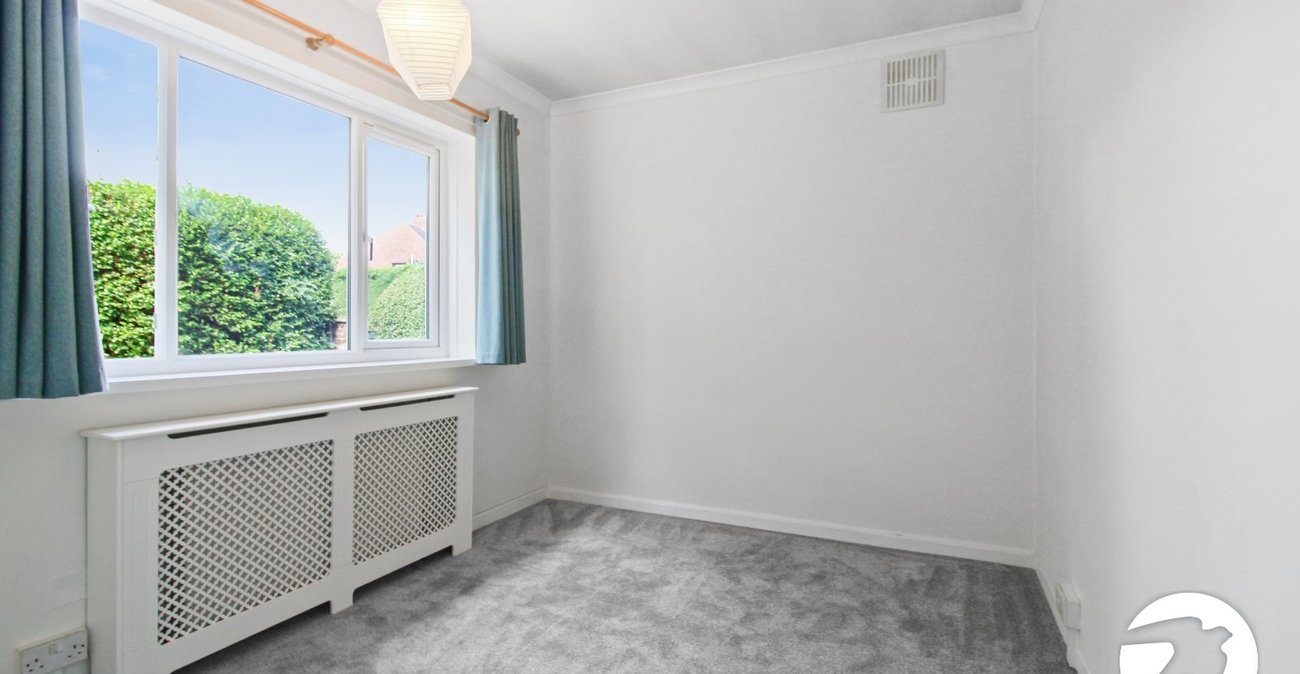 2 bedroom property to rent in London | Robinson Jackson