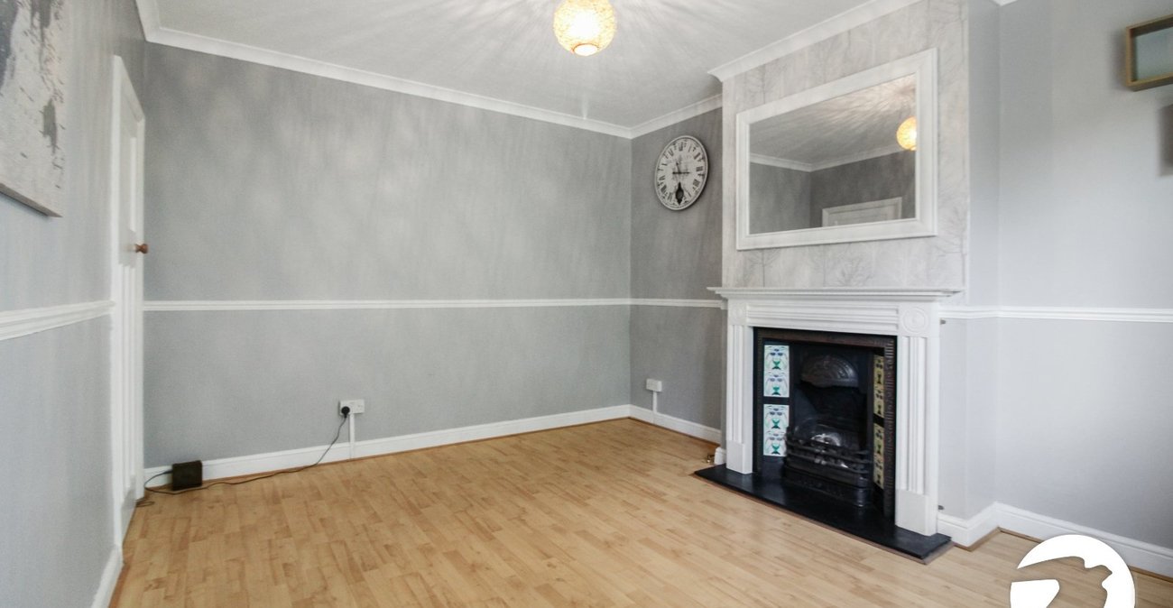 2 bedroom property to rent in London | Robinson Jackson