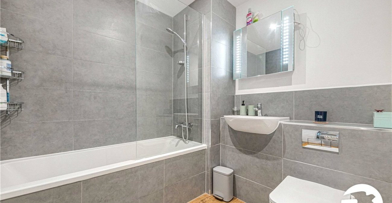 2 bedroom property to rent in Orpington | Robinson Jackson