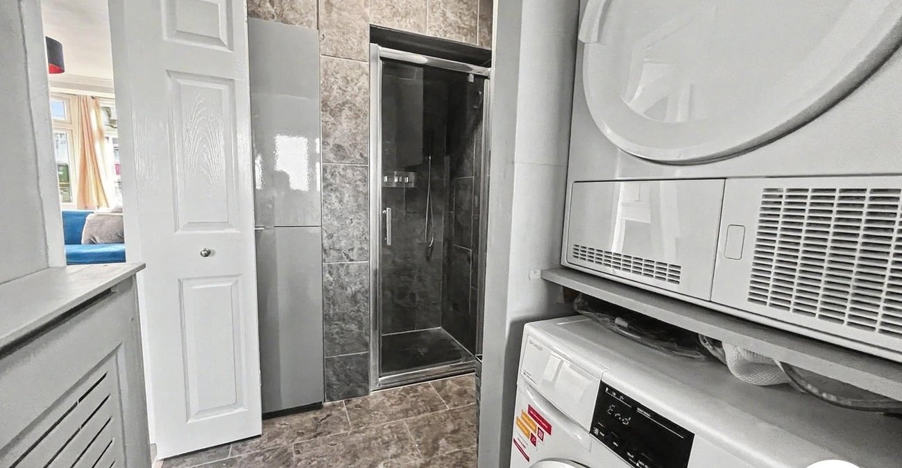 3 bedroom house to rent in Belvedere | Robinson Jackson