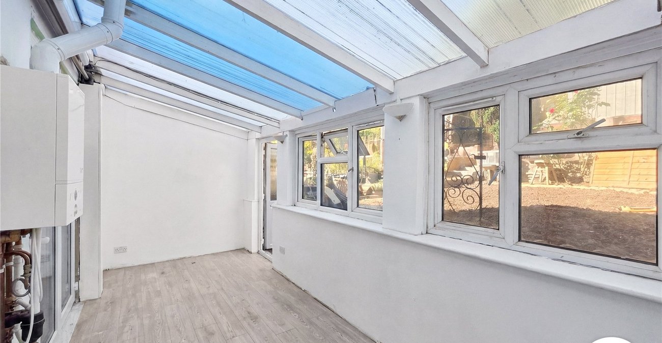 4 bedroom house to rent in London | Robinson Jackson