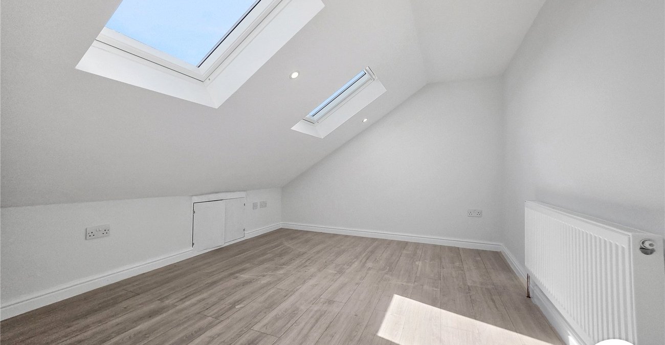 4 bedroom house to rent in London | Robinson Jackson