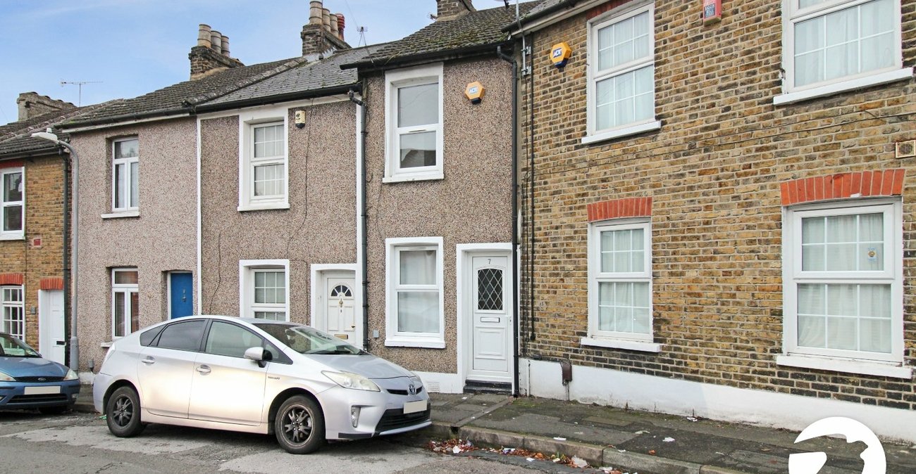 2 bedroom house to rent in Gravesend | Robinson Michael & Jackson