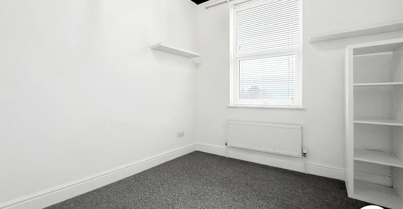 2 bedroom property to rent in London | 