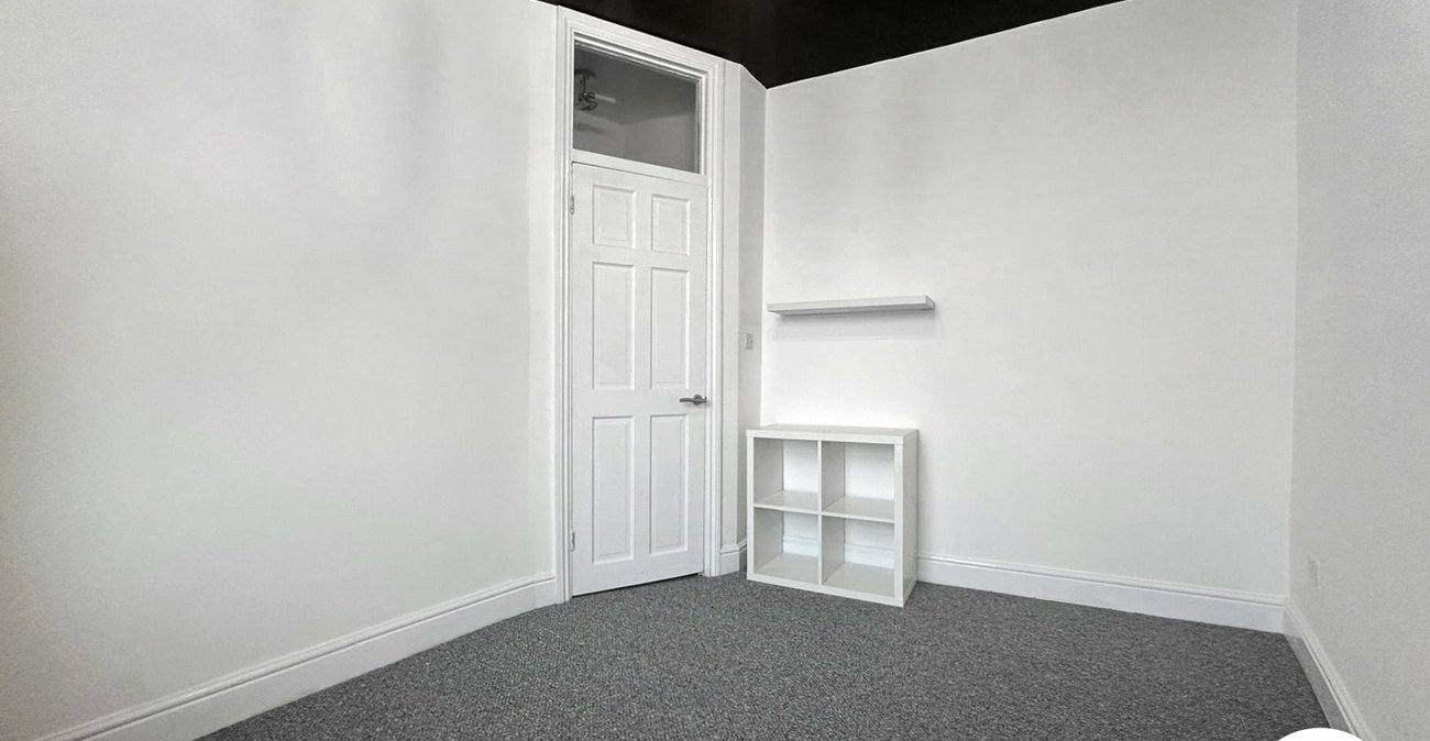 2 bedroom property to rent in London | 