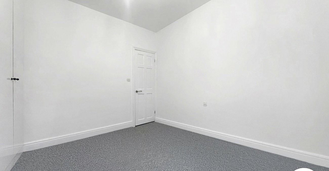 2 bedroom property to rent in London | 