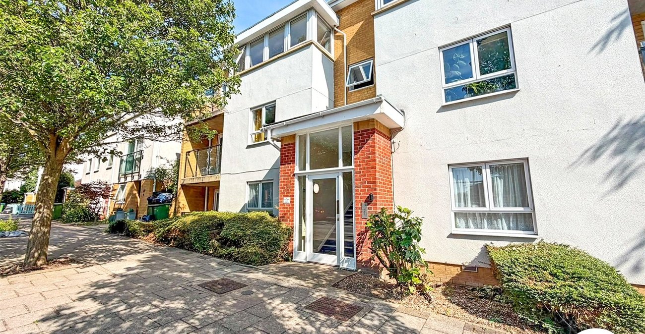 2 bedroom property to rent in London | 
