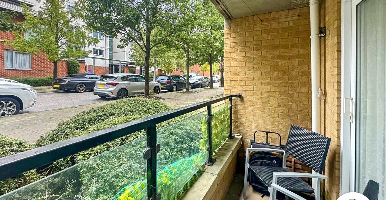 2 bedroom property to rent in London | 