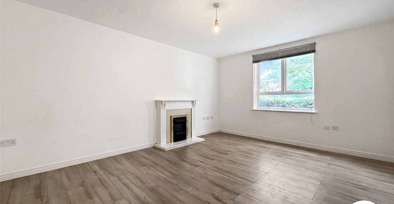 2 bedroom property to rent in London | 