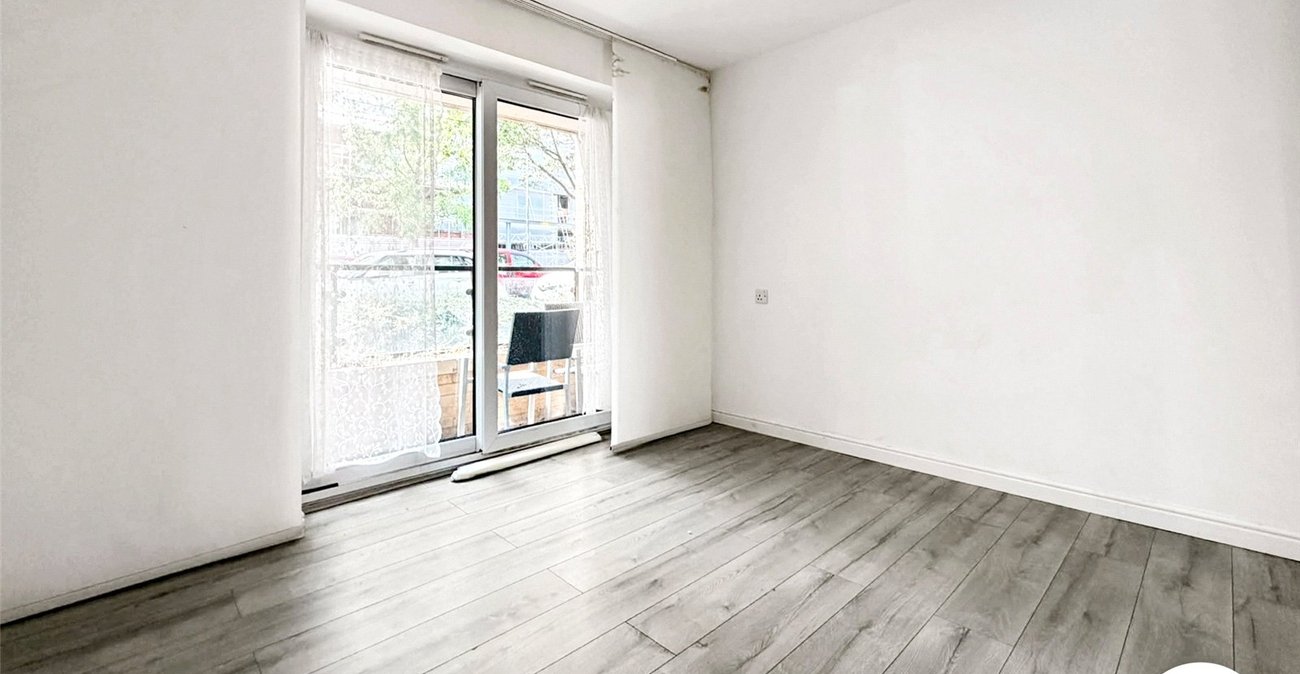 2 bedroom property to rent in London | 