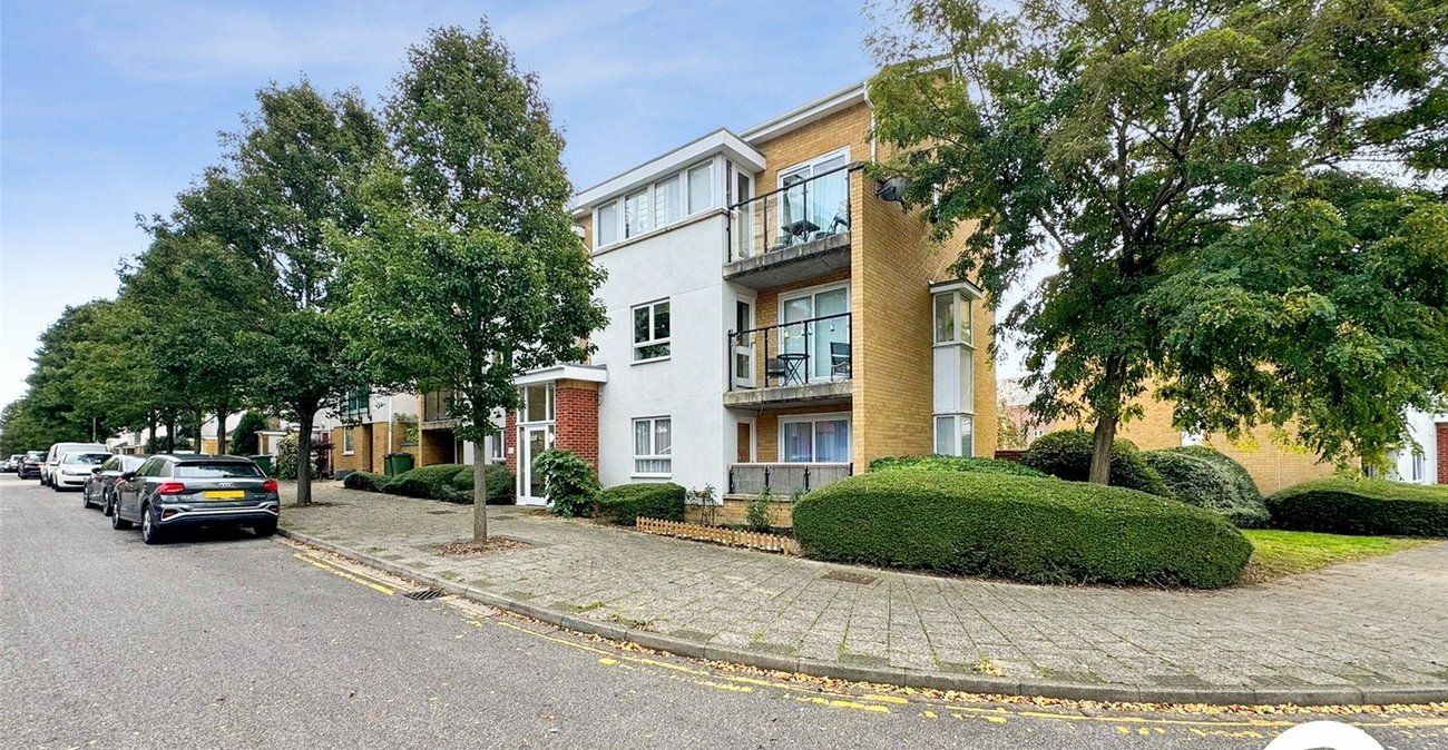 2 bedroom property to rent in London | 
