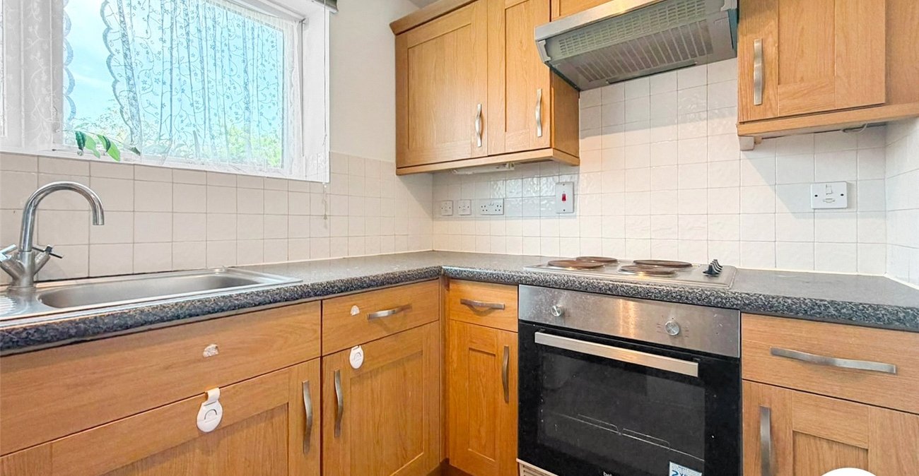 2 bedroom property to rent in London | 