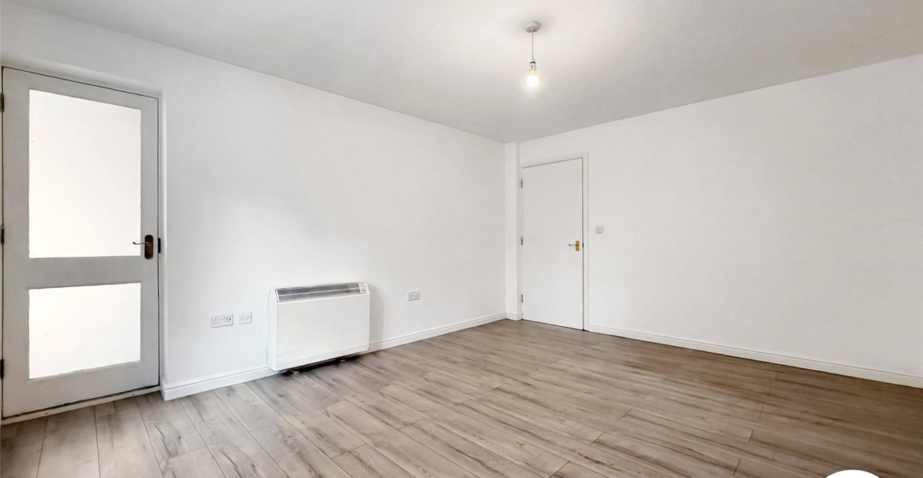 2 bedroom property to rent in London | 