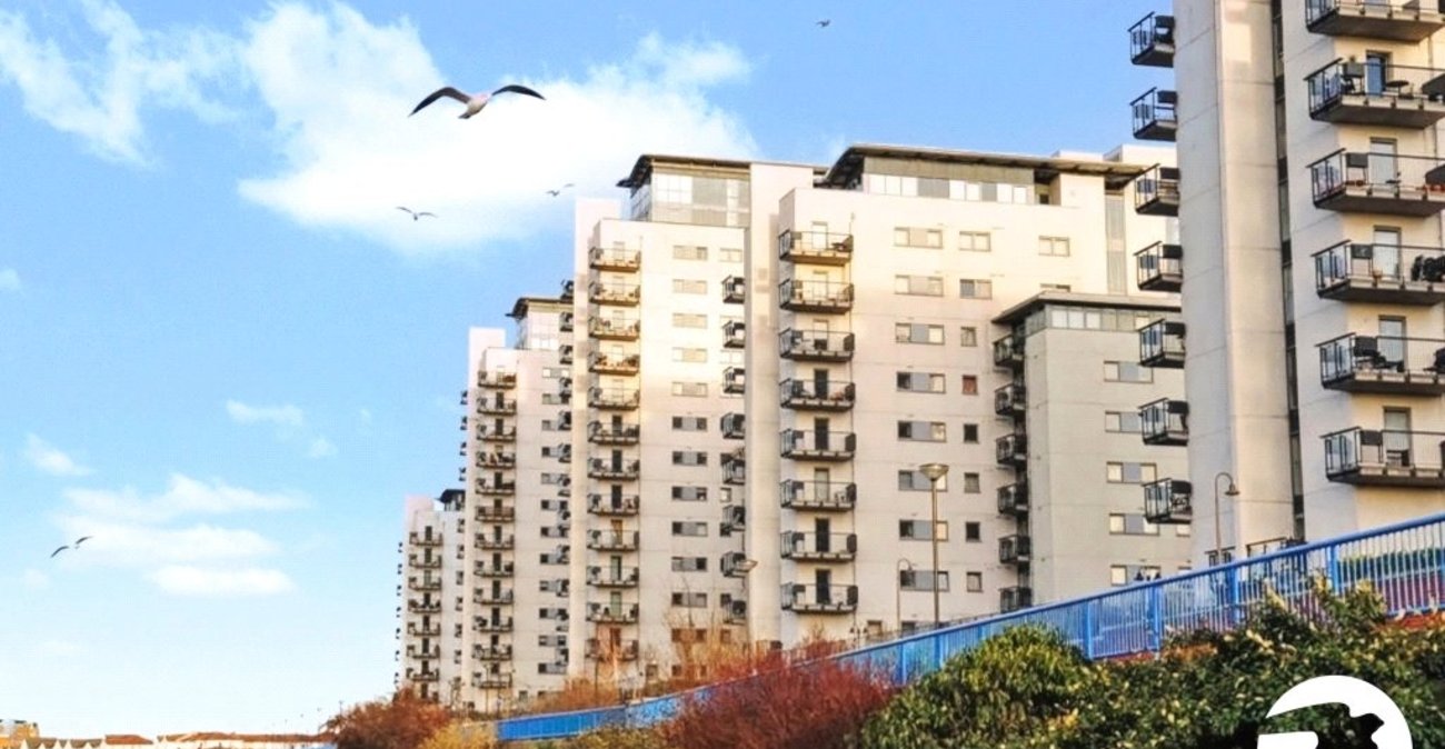 2 bedroom property to rent in London | 